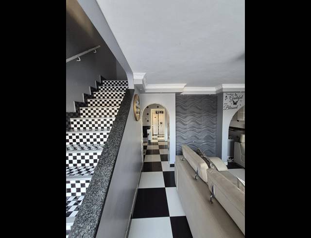 3 BEDROOM HOUSE FOR SALE IN NEWLANDS EAST